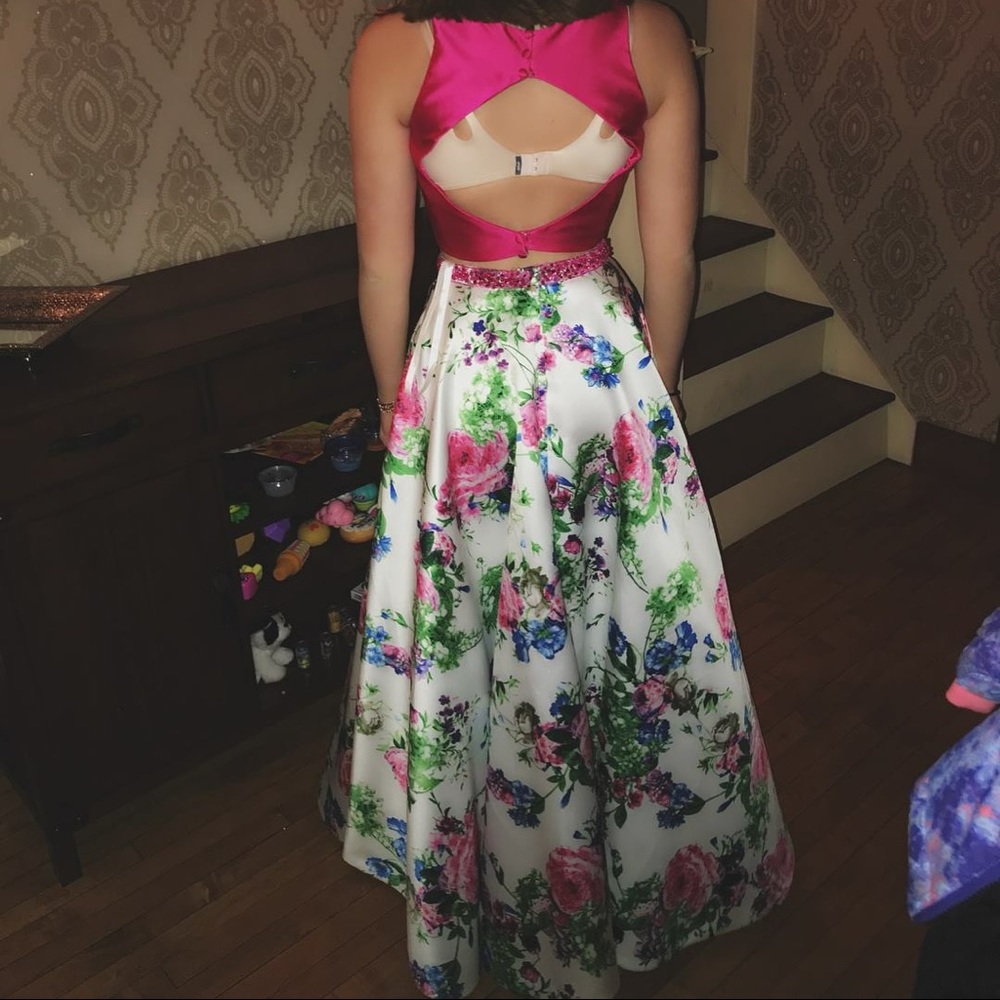 Prom Dress - Picture 2 of 4